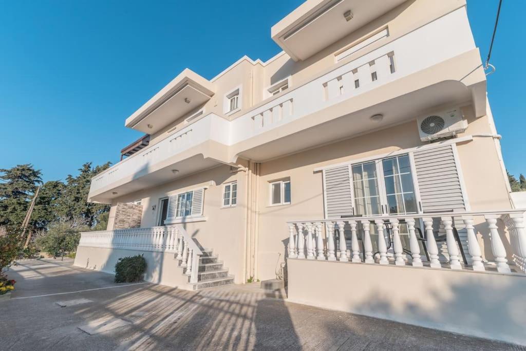 Dion House Apartment ซาลิดี ภายนอก รูปภาพ